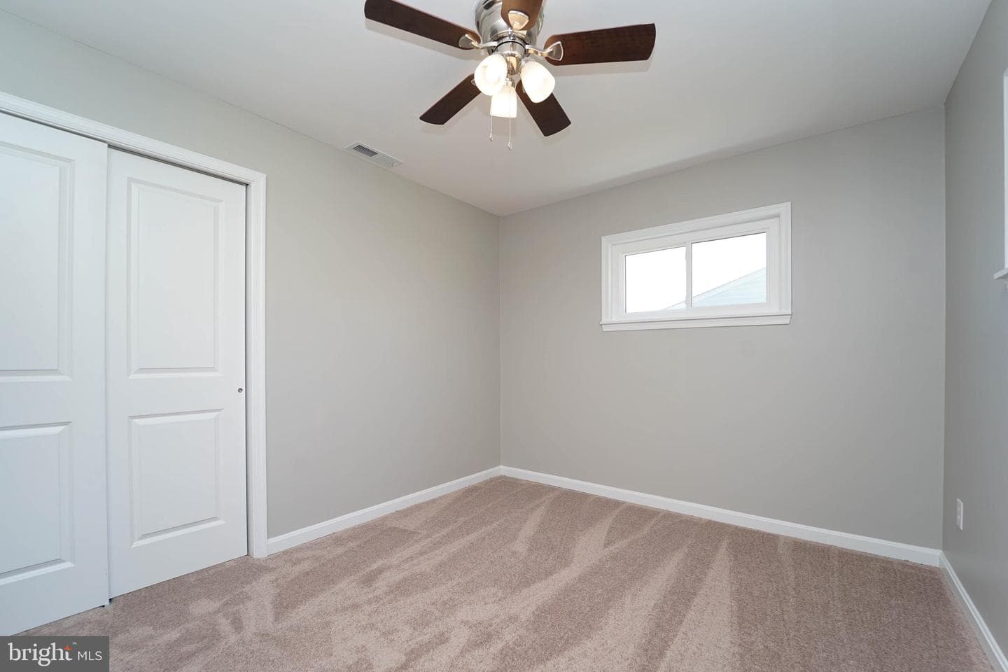 5916 Robindale photo 28