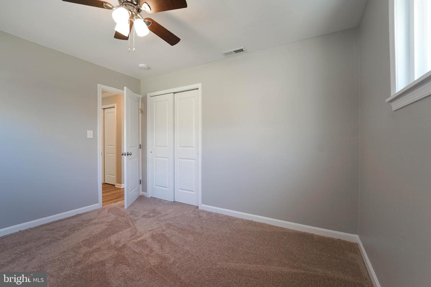 5916 Robindale photo 29