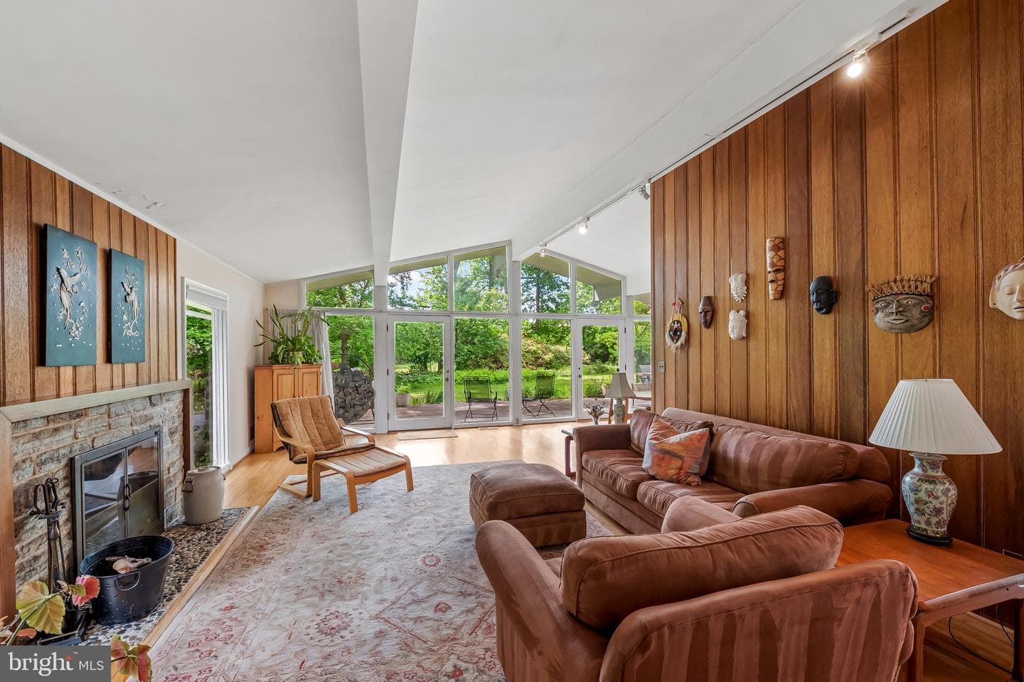 618 Lake Drive photo 4
