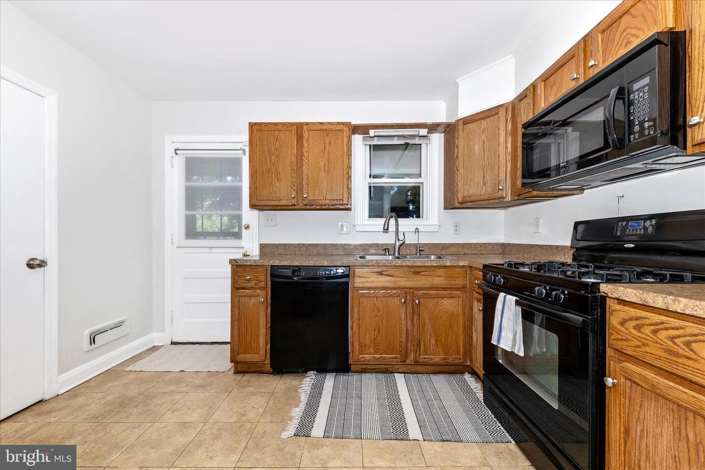 5811 Daybreak Terrace photo 17