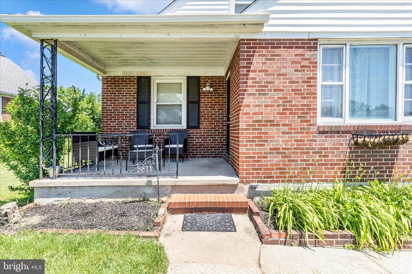 5811 Daybreak Terrace photo 2