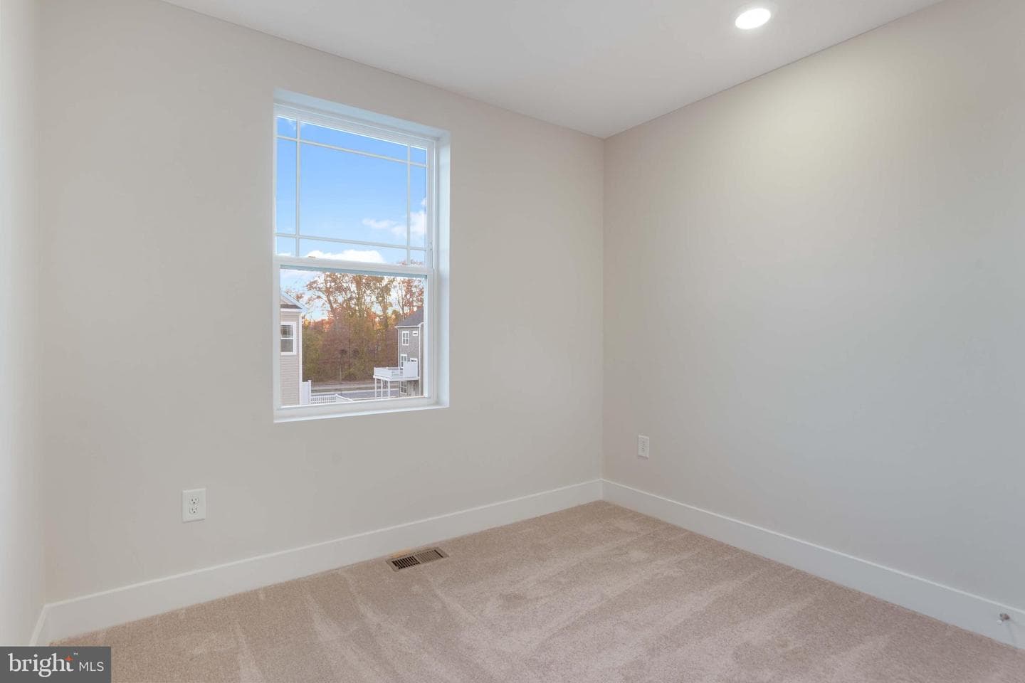 252 Waterstone Rd photo 16