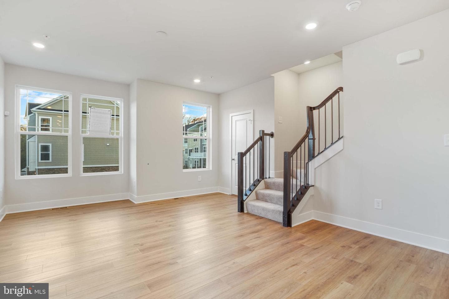252 Waterstone Rd photo 6