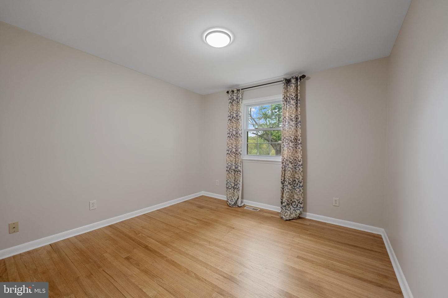 14009 Blenheim Road N photo 34