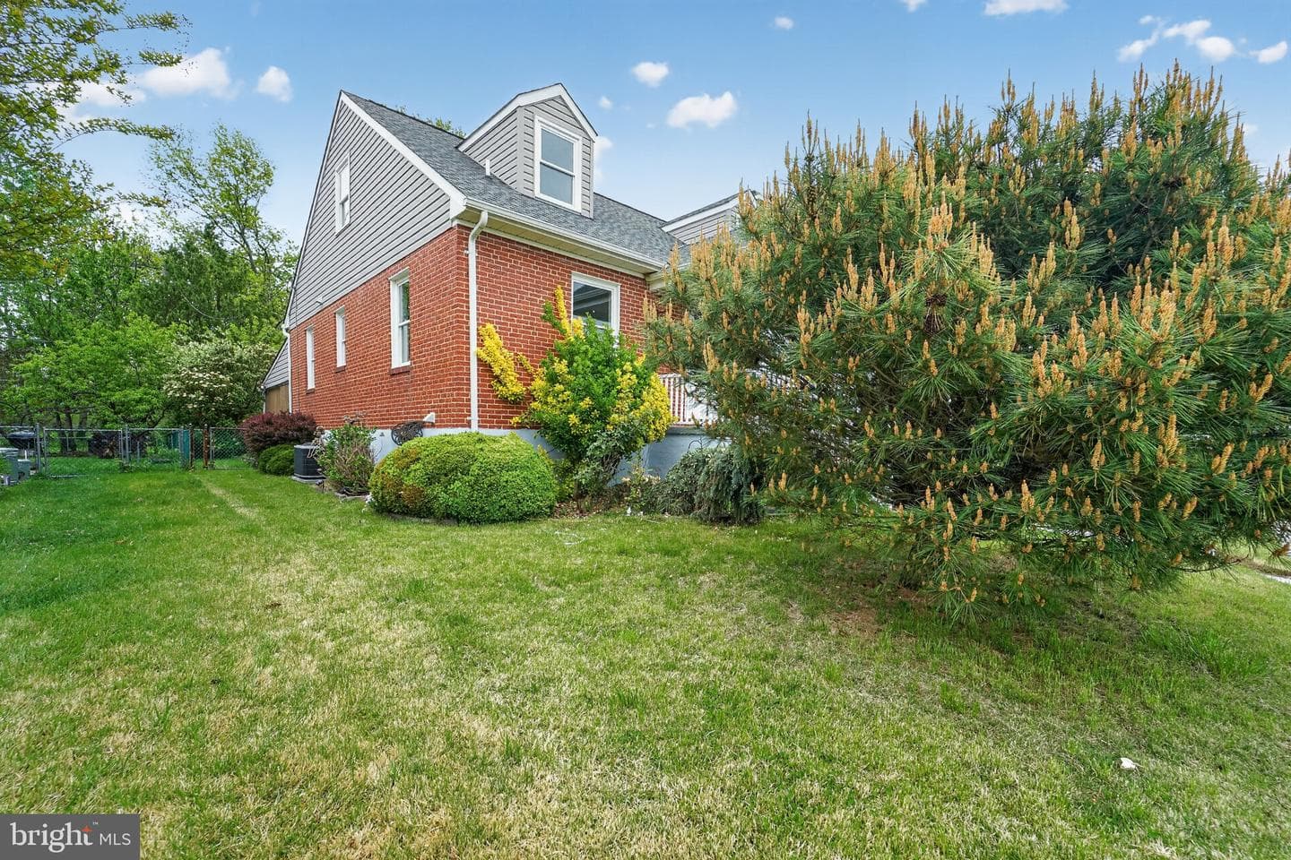 2608 Jerald photo 3