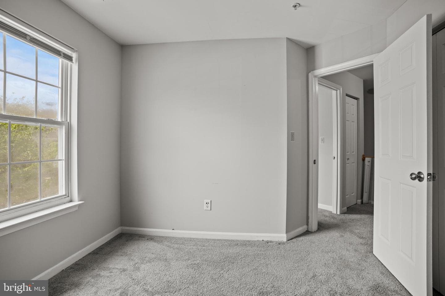 3915 Red Deer Circle photo 17