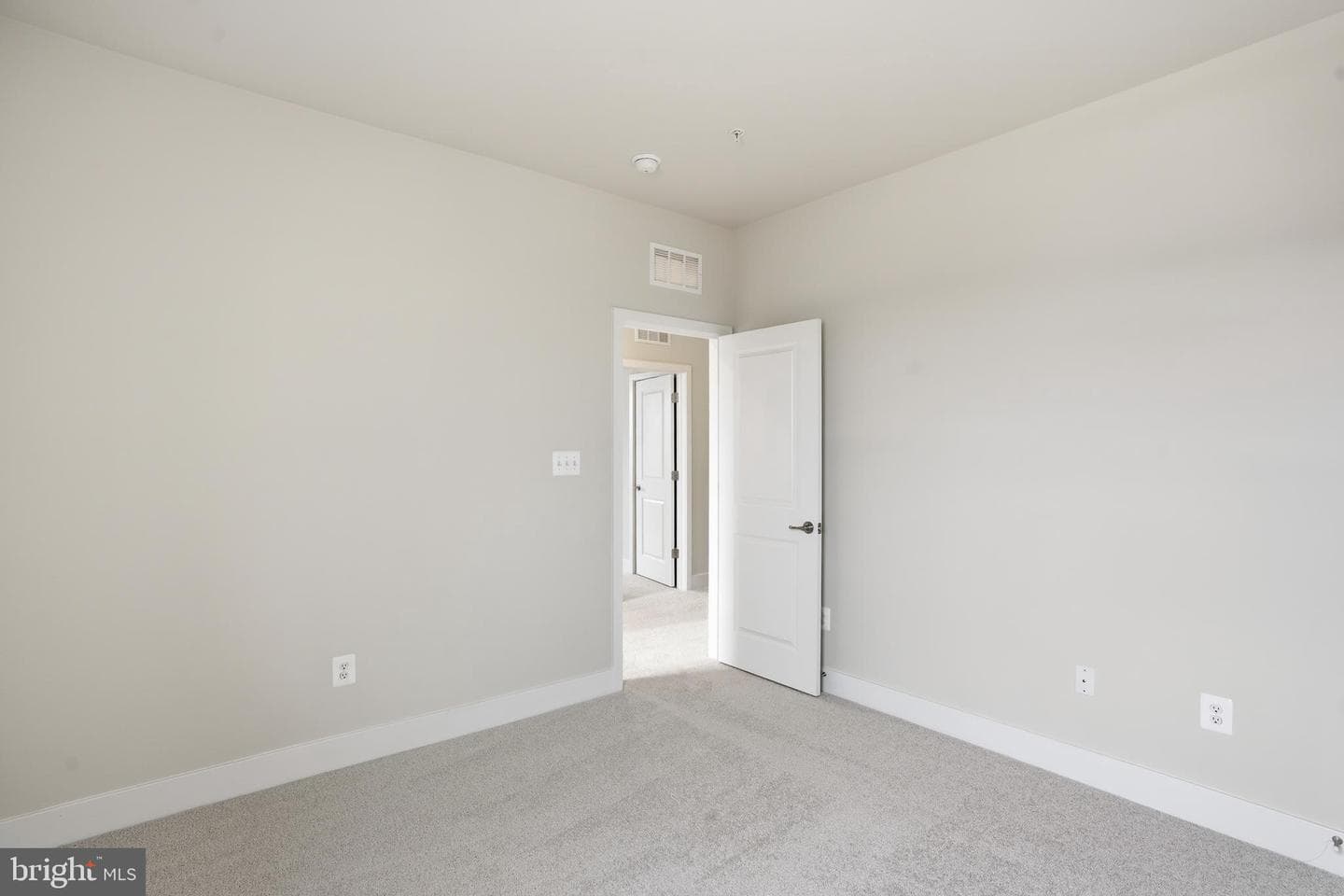 603 Harrington Street photo 18