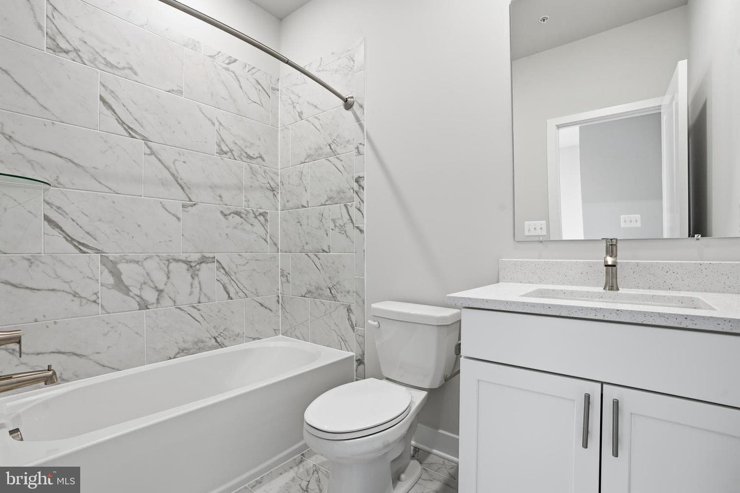 603 Harrington Street photo 38