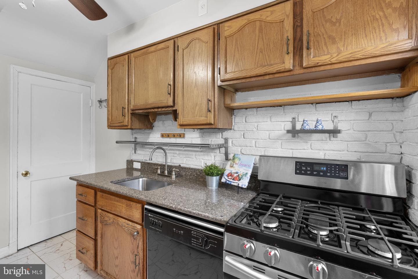 1057 Elm Road photo 14