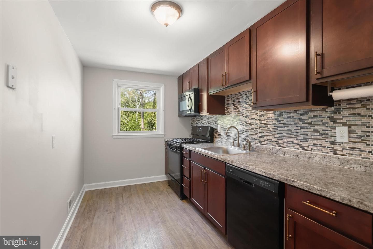 1111 Linden Avenue photo 15