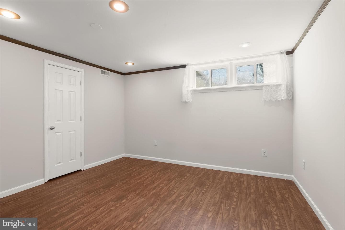 1111 Linden Avenue photo 27