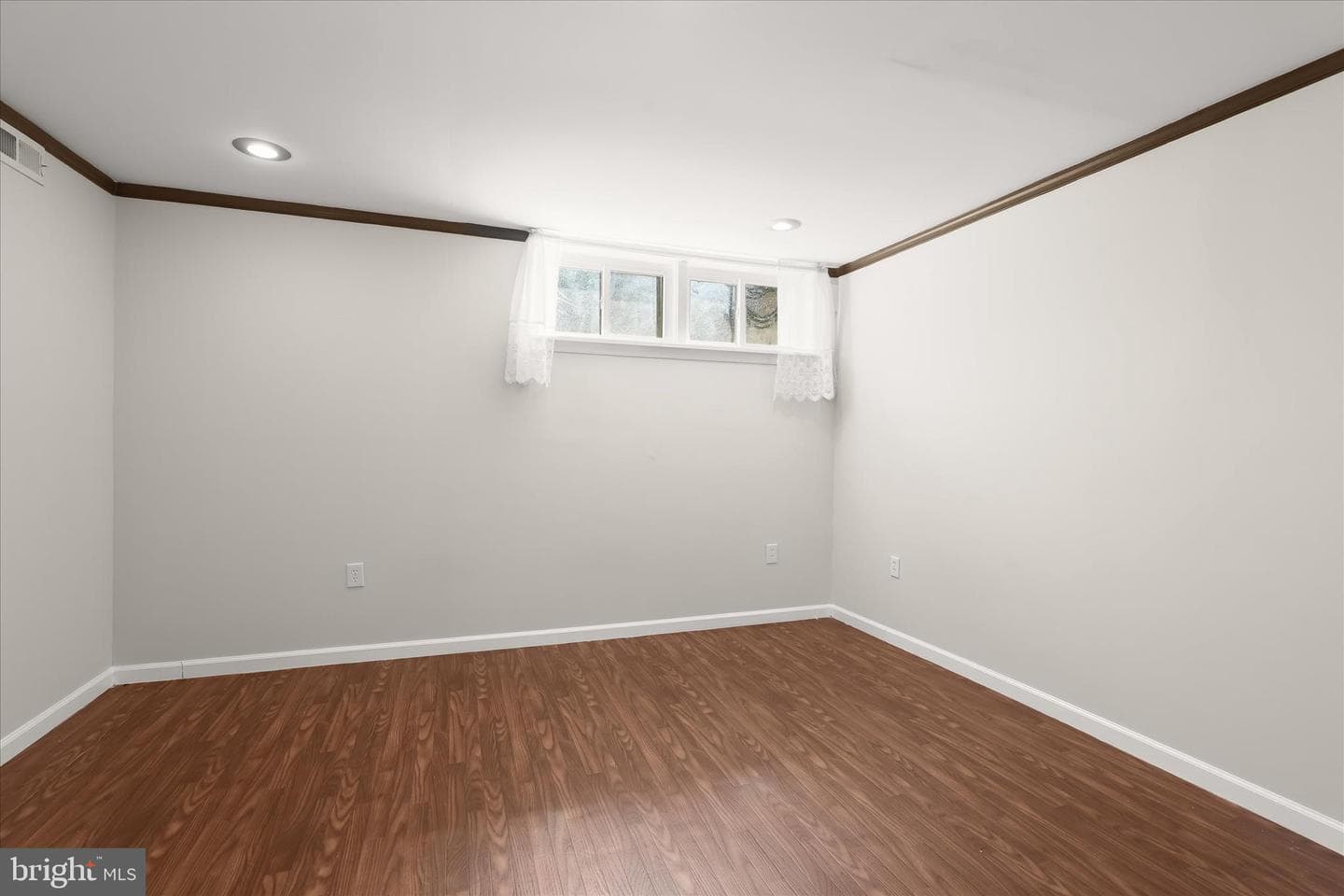 1111 Linden Avenue photo 28