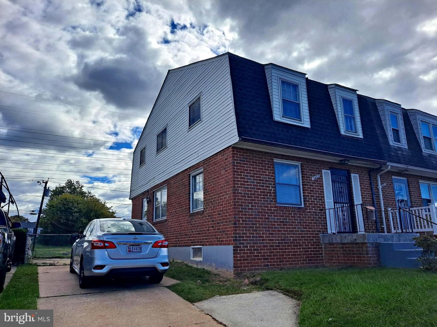 5663 Whitby Road photo 4