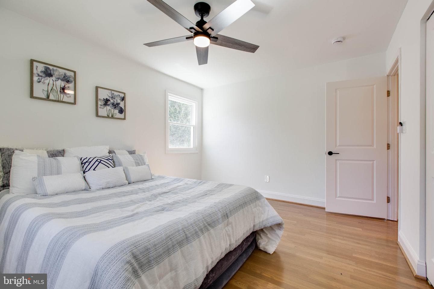 909 Farmstead Road photo 37