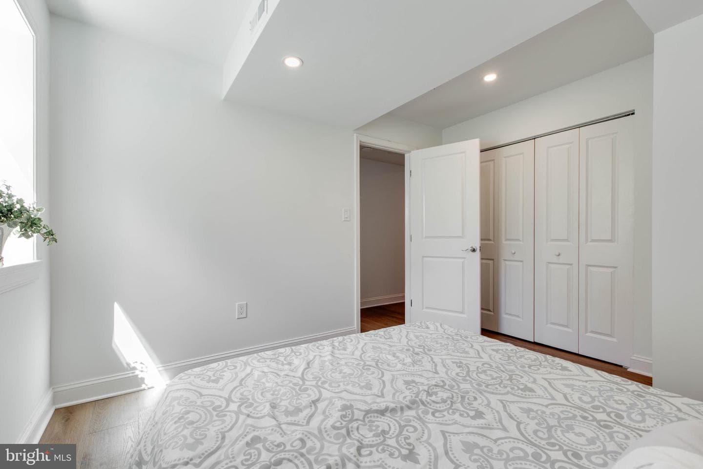 909 Farmstead Road photo 48
