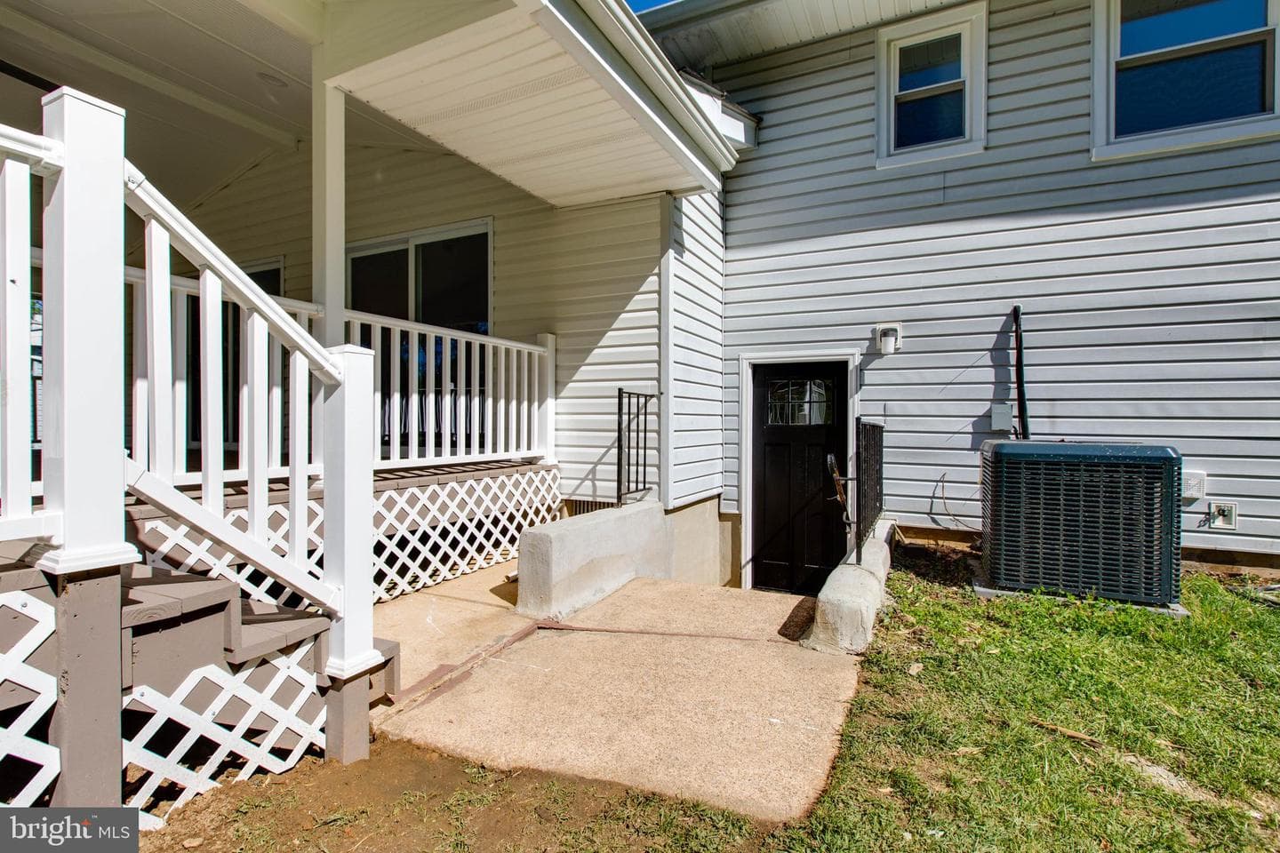 909 Farmstead Road photo 51