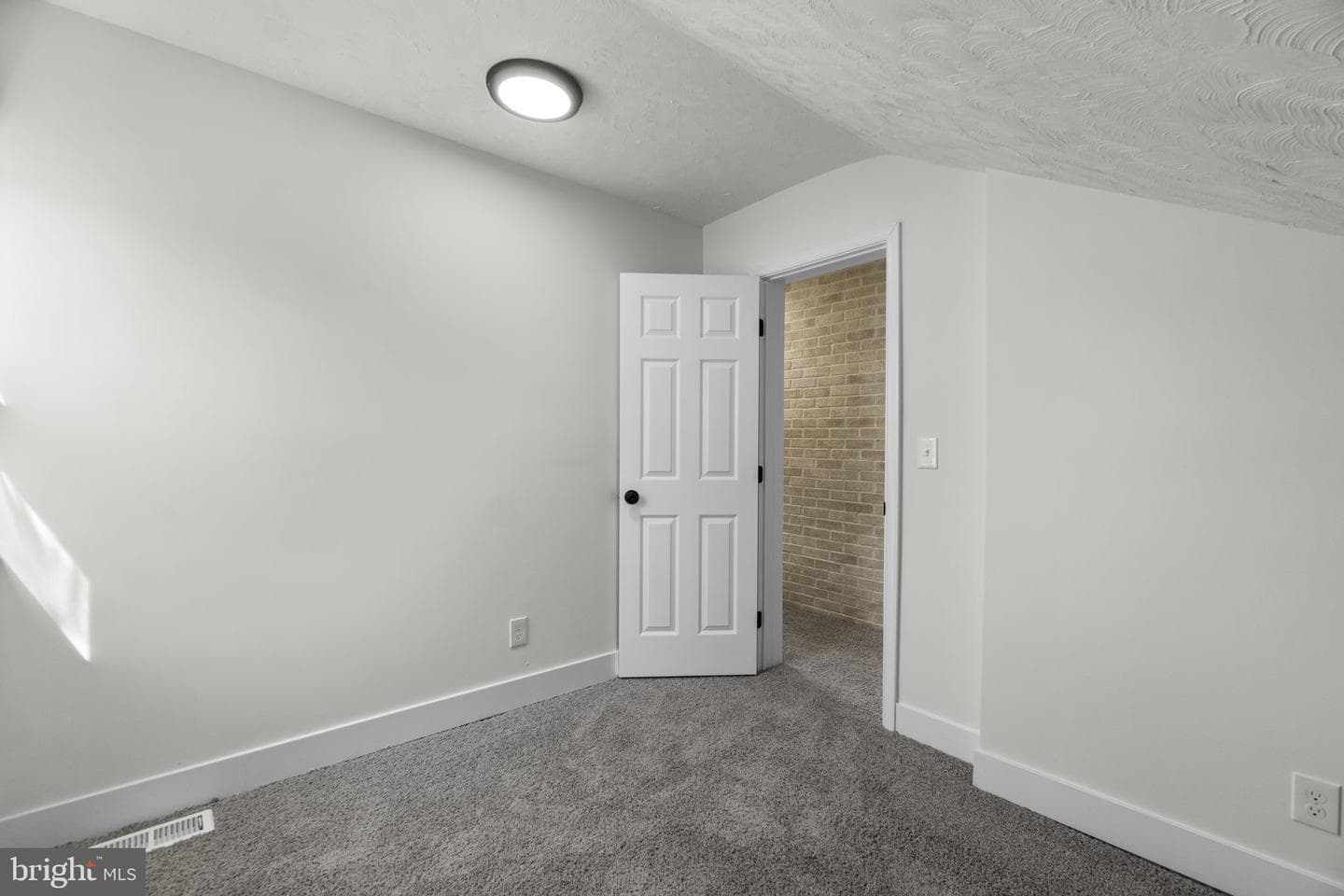 1229 North Avenue photo 28
