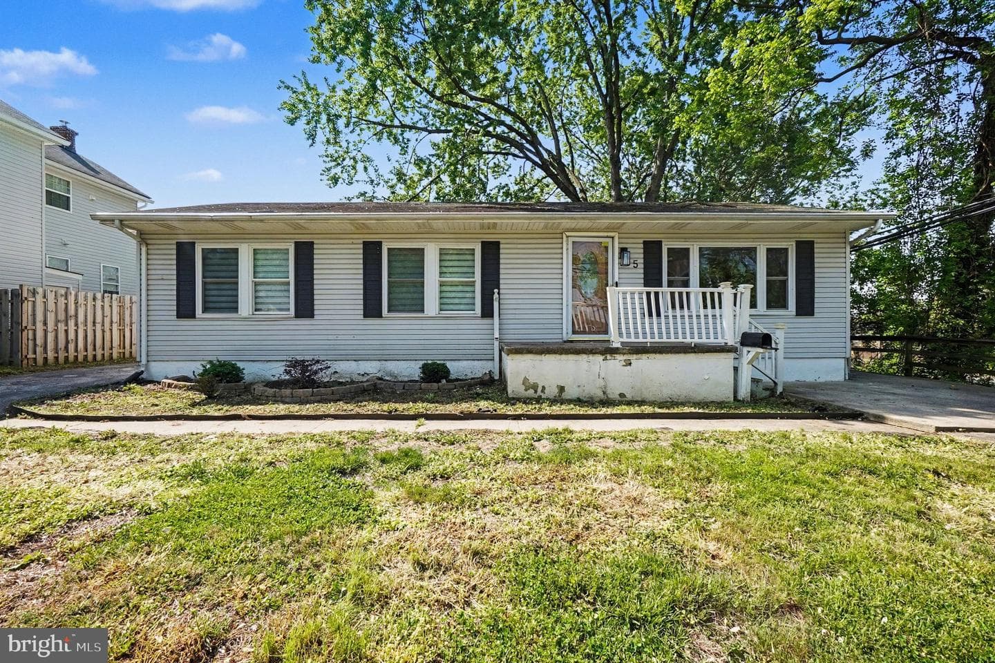 5 Lavern Avenue photo 2