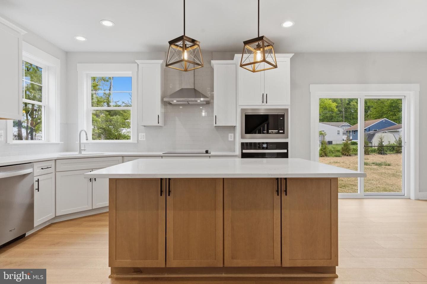 2028 William Avenue photo 8