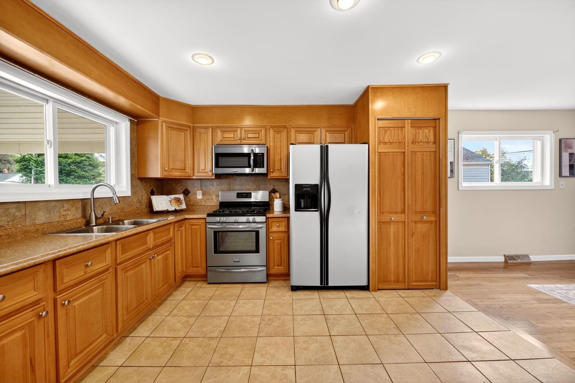 206 S Woodwell Road photo 11