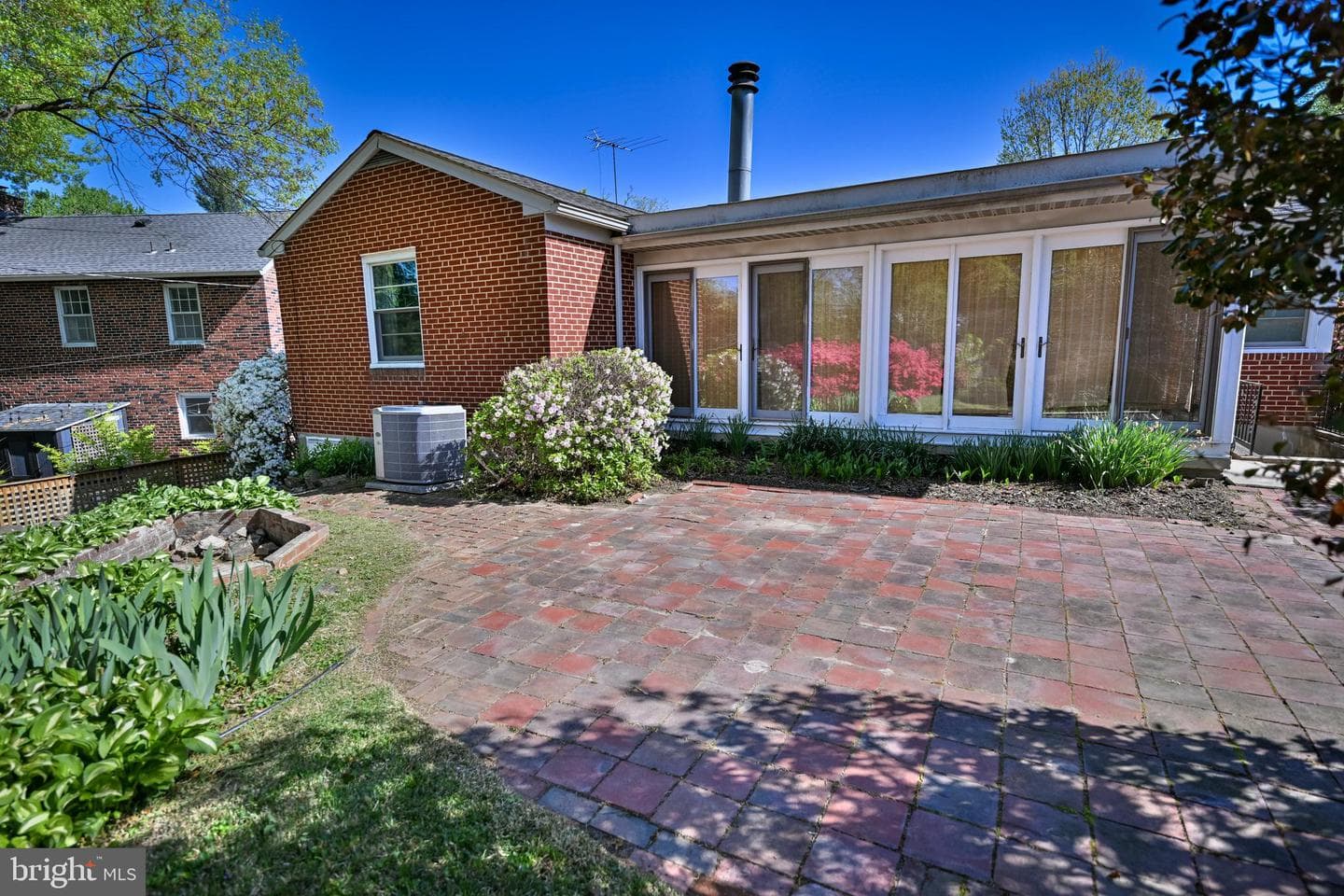 909 Weatherbee Road photo 21