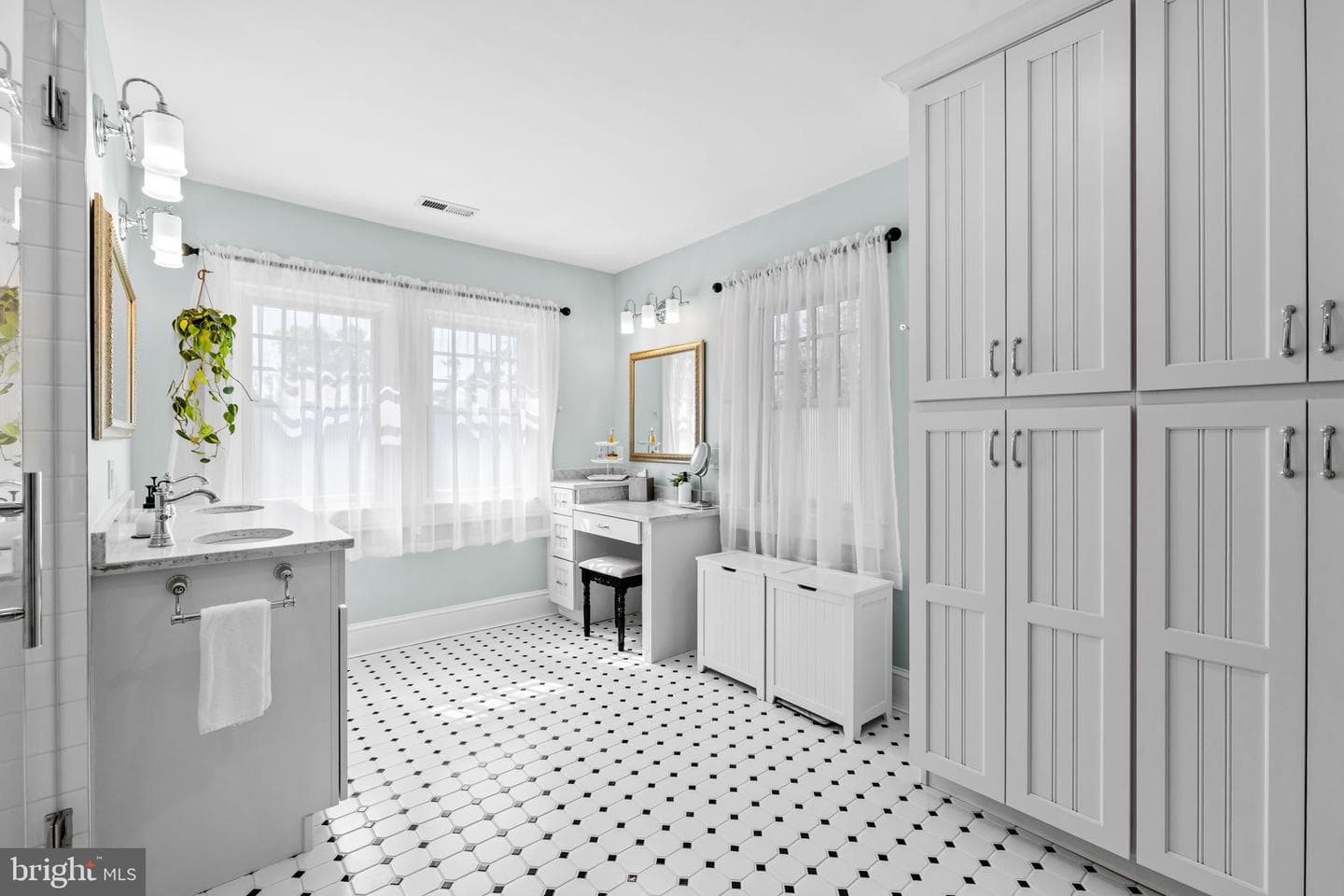 18 Beaumont Avenue photo 48