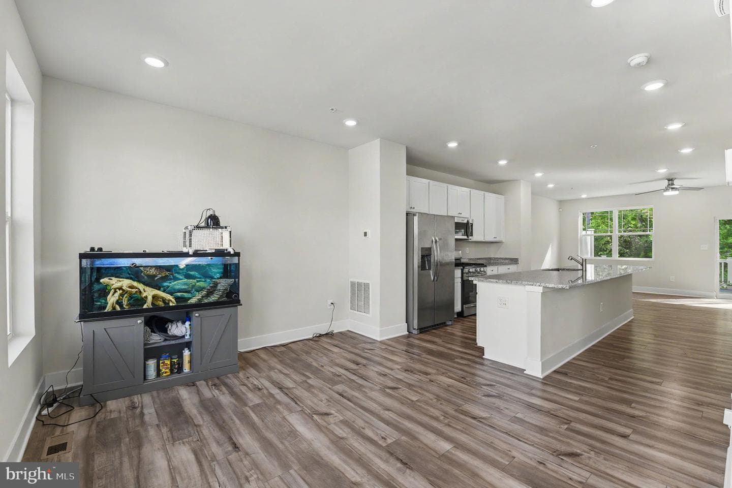 238 Waterstone Rd photo 11