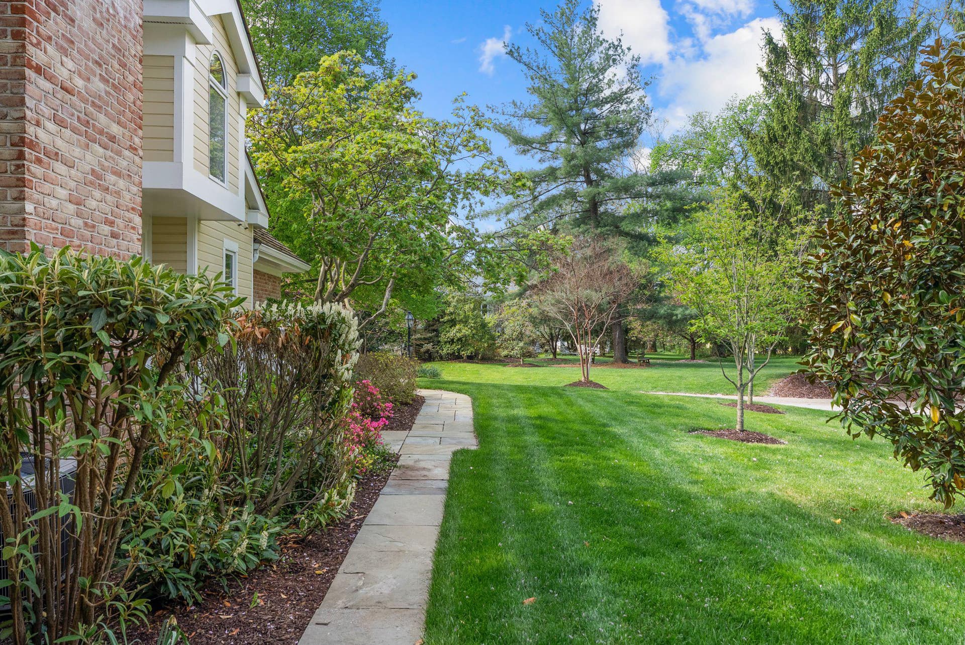 1 Old Boxwood Lane photo 5