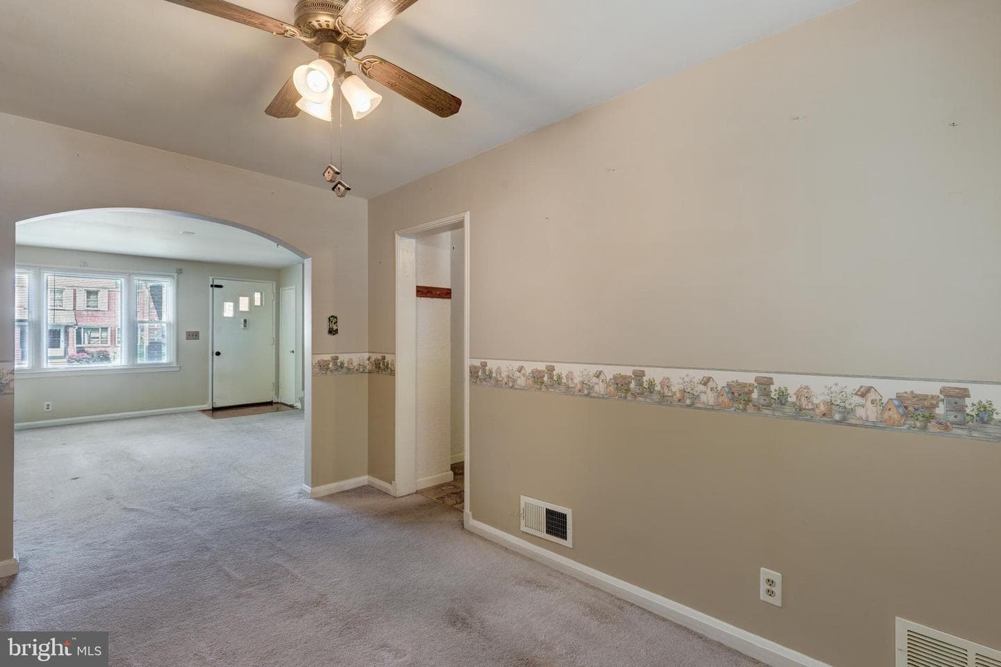 729 Aldworth Road photo 9