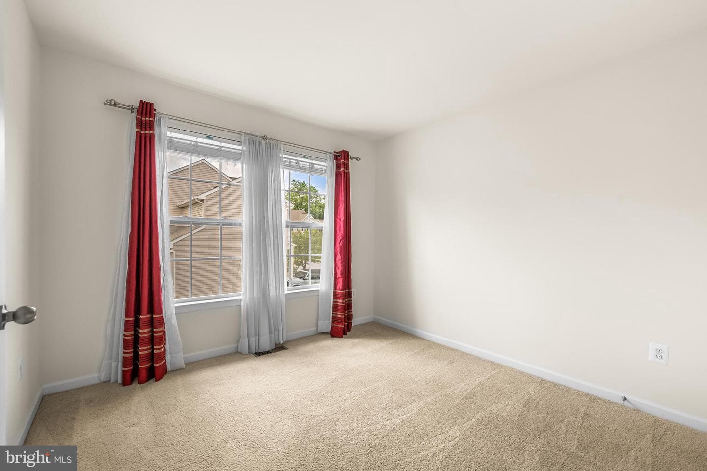 8888 Paddock Lane photo 40