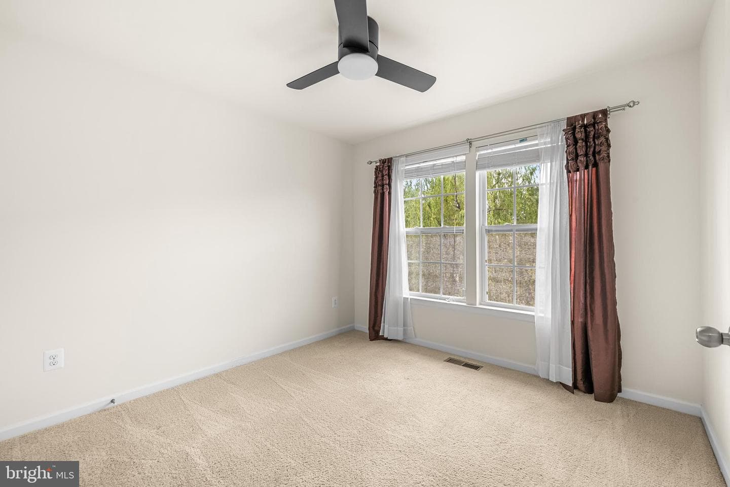 8888 Paddock Lane photo 43