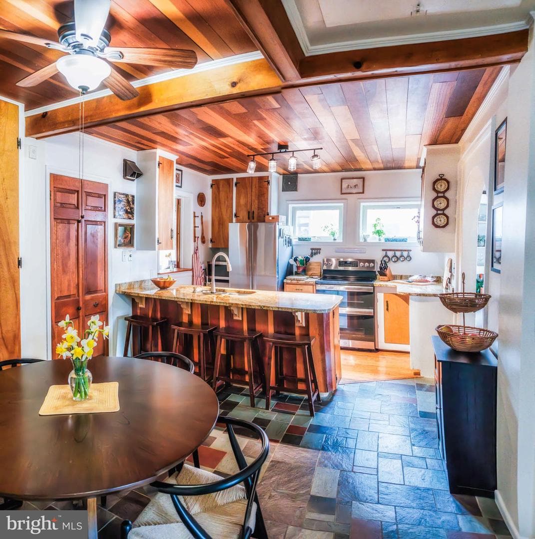 6029 Loreley Beach Road photo 2