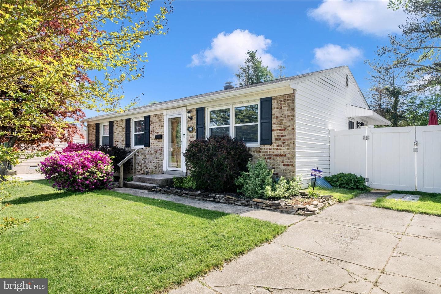 305 Glyndon Drive photo 3