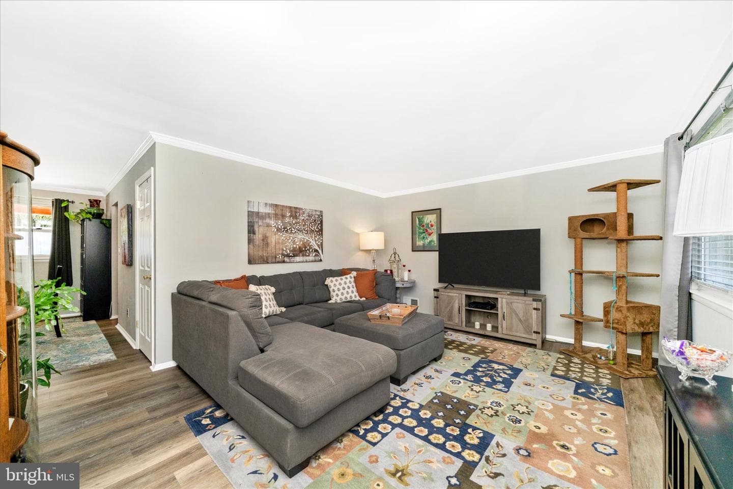 305 Glyndon Drive photo 5