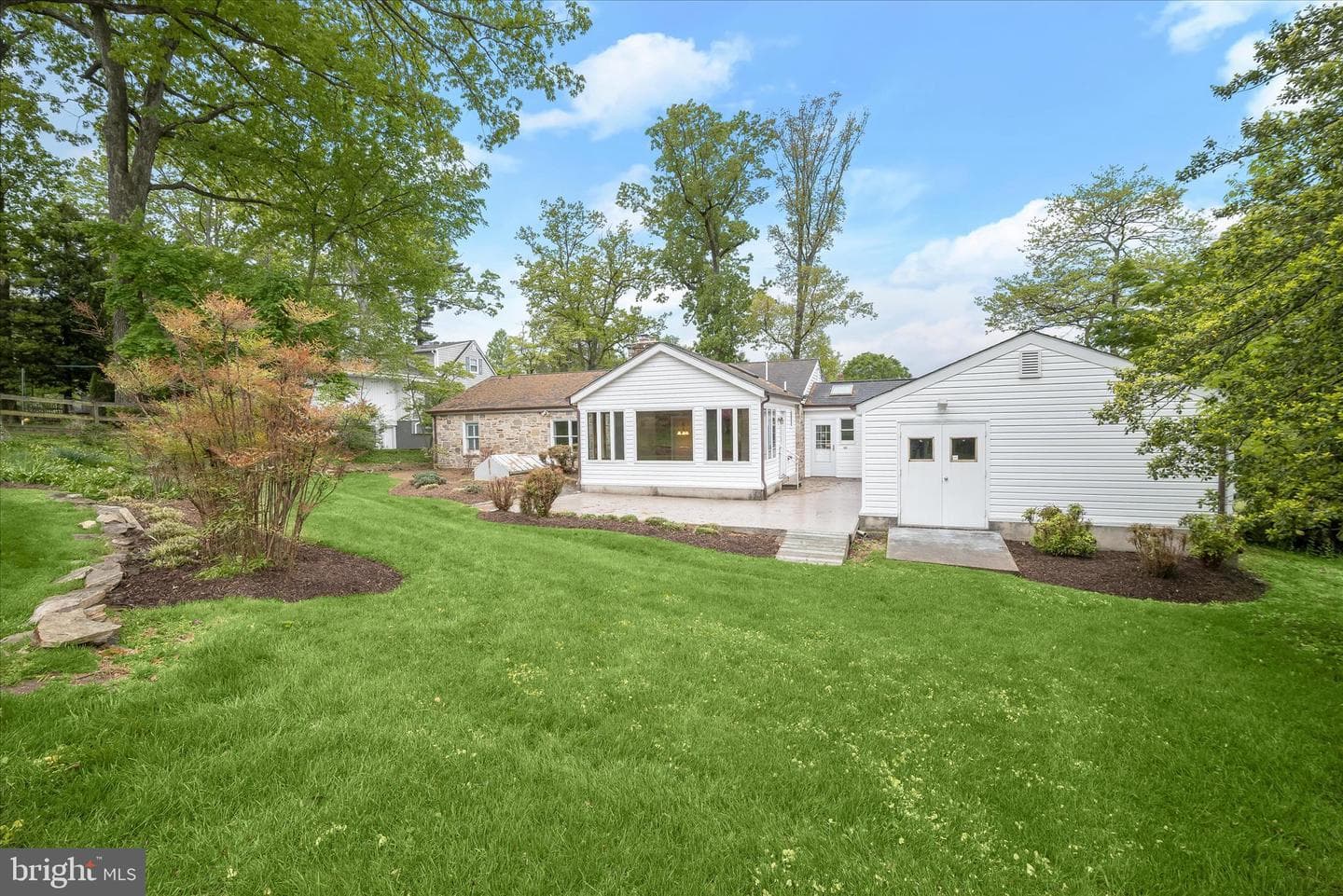 11 Seminole Avenue photo 37