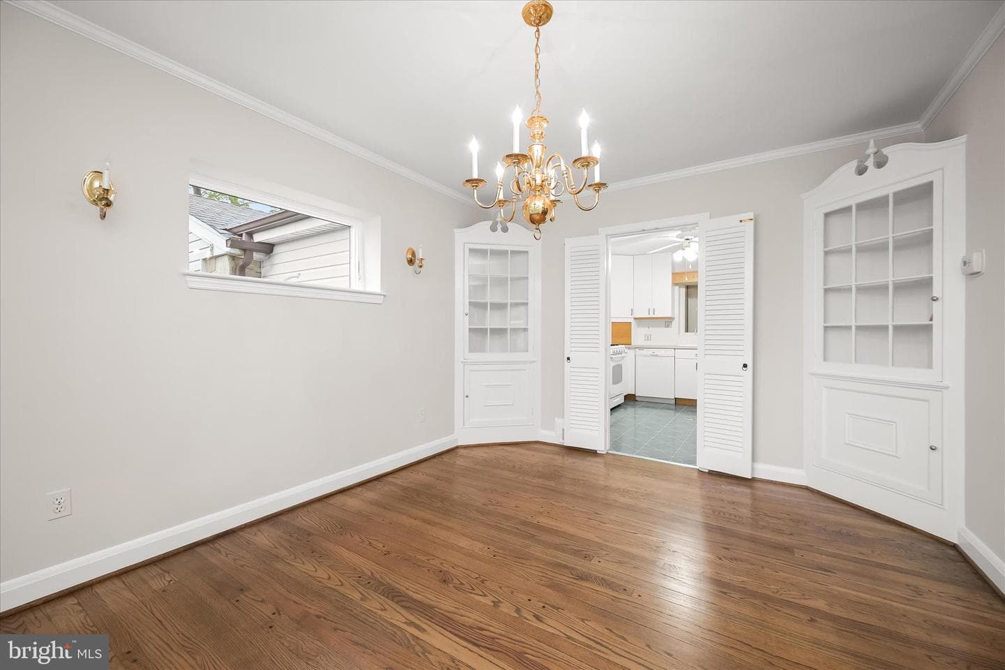 11 Seminole Avenue photo 8