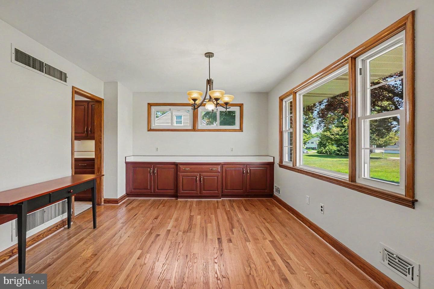 9204 Snyder Lane photo 13