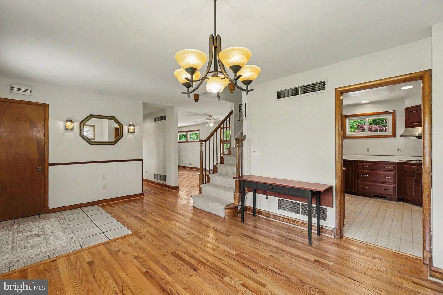 9204 Snyder Lane photo 8