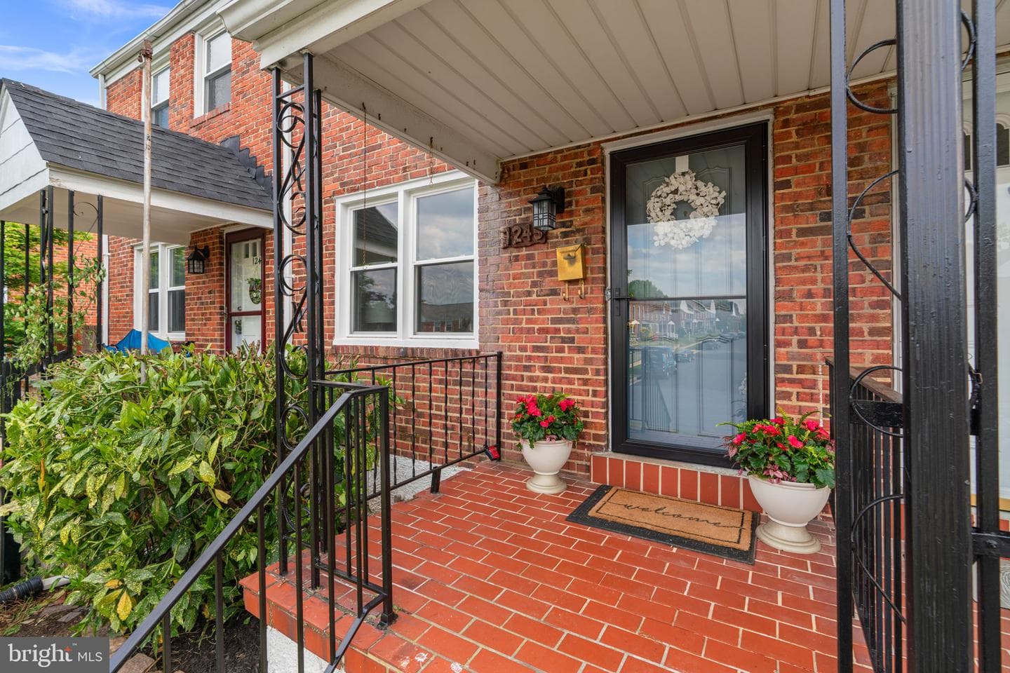 1245 Brewster Street photo 3