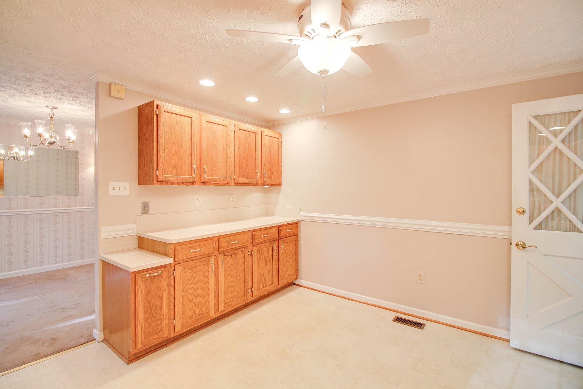 1010 Hilton Avenue photo 7