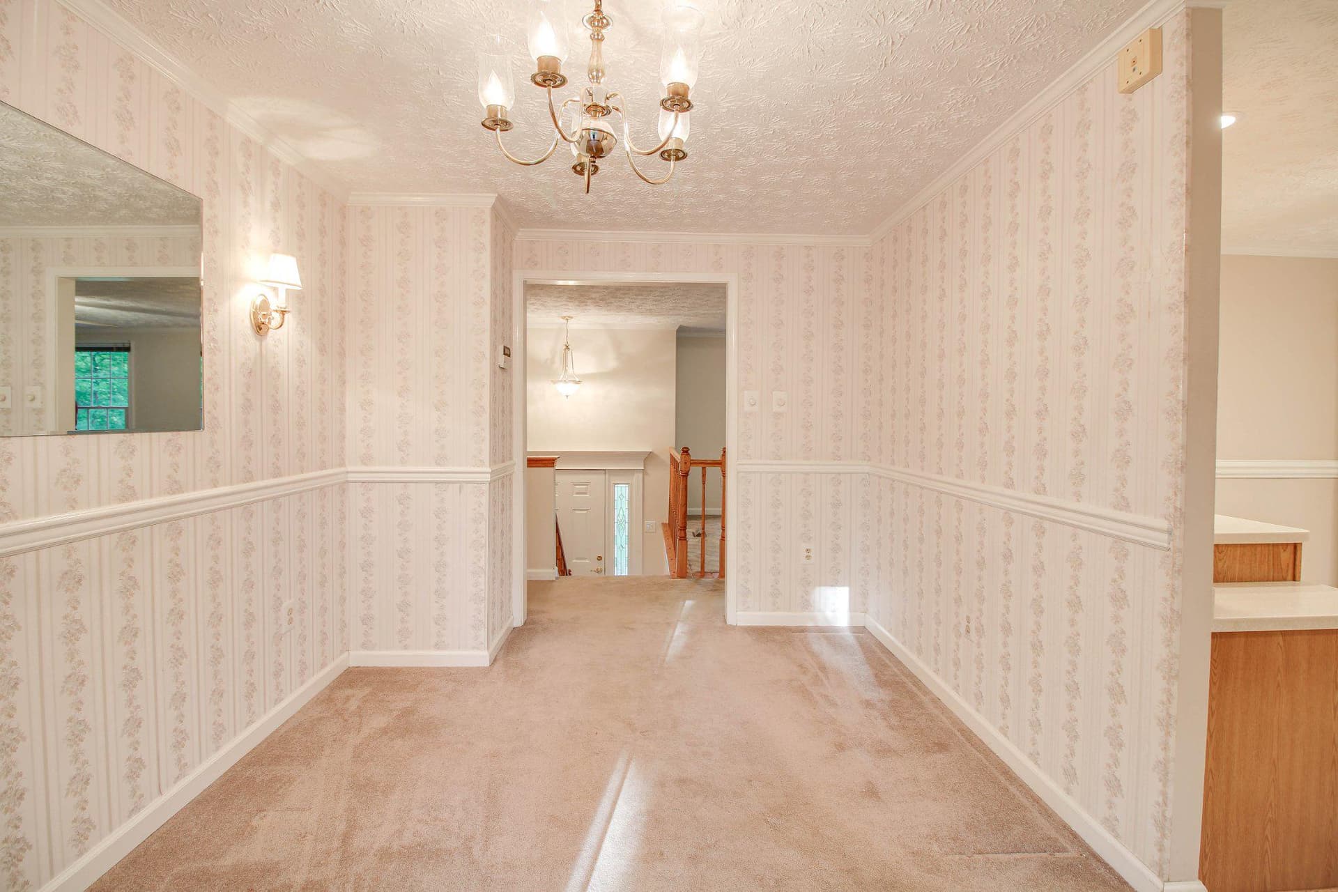 1010 Hilton Avenue photo 9