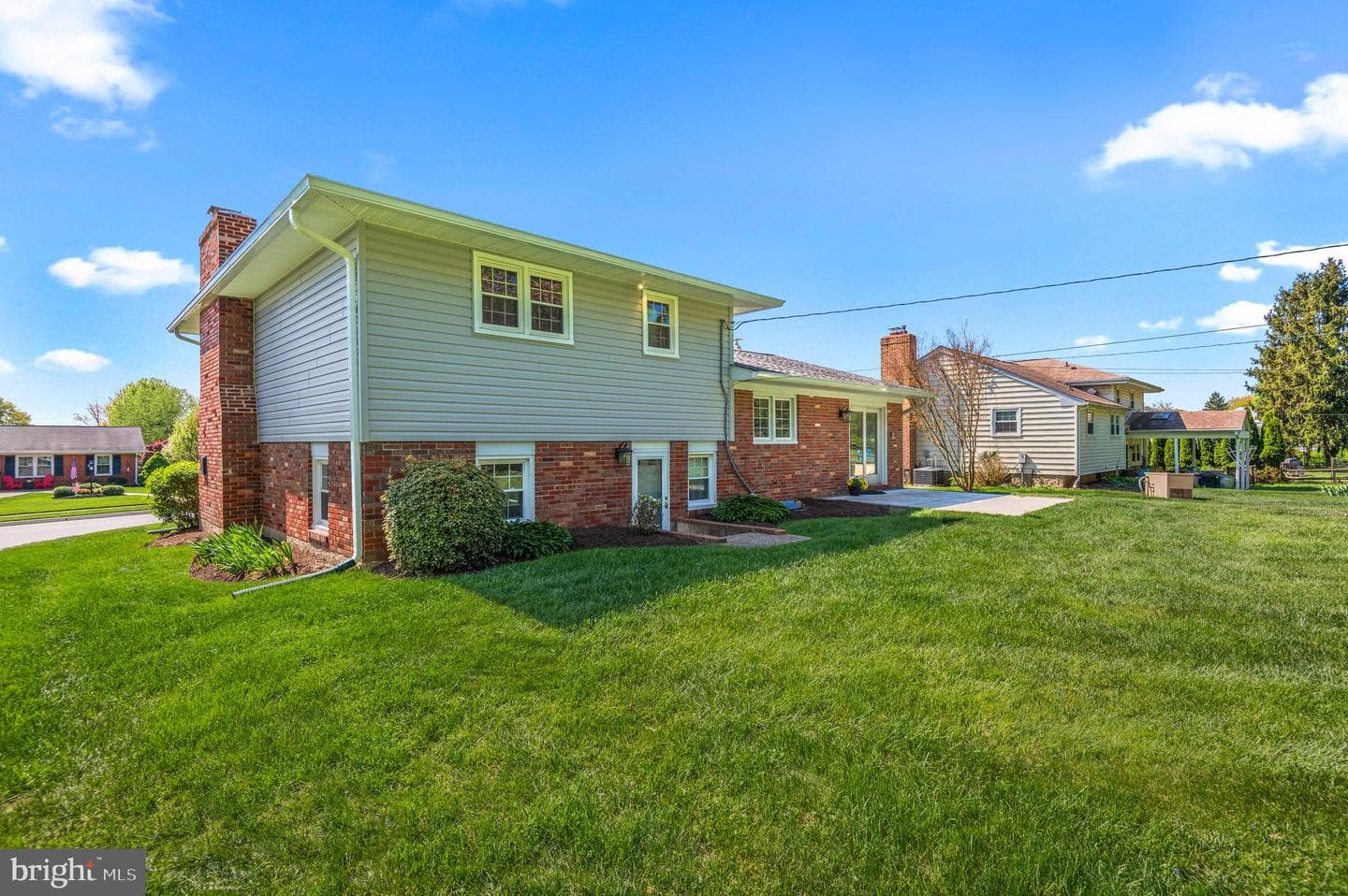 2530 Londonderry Road photo 33