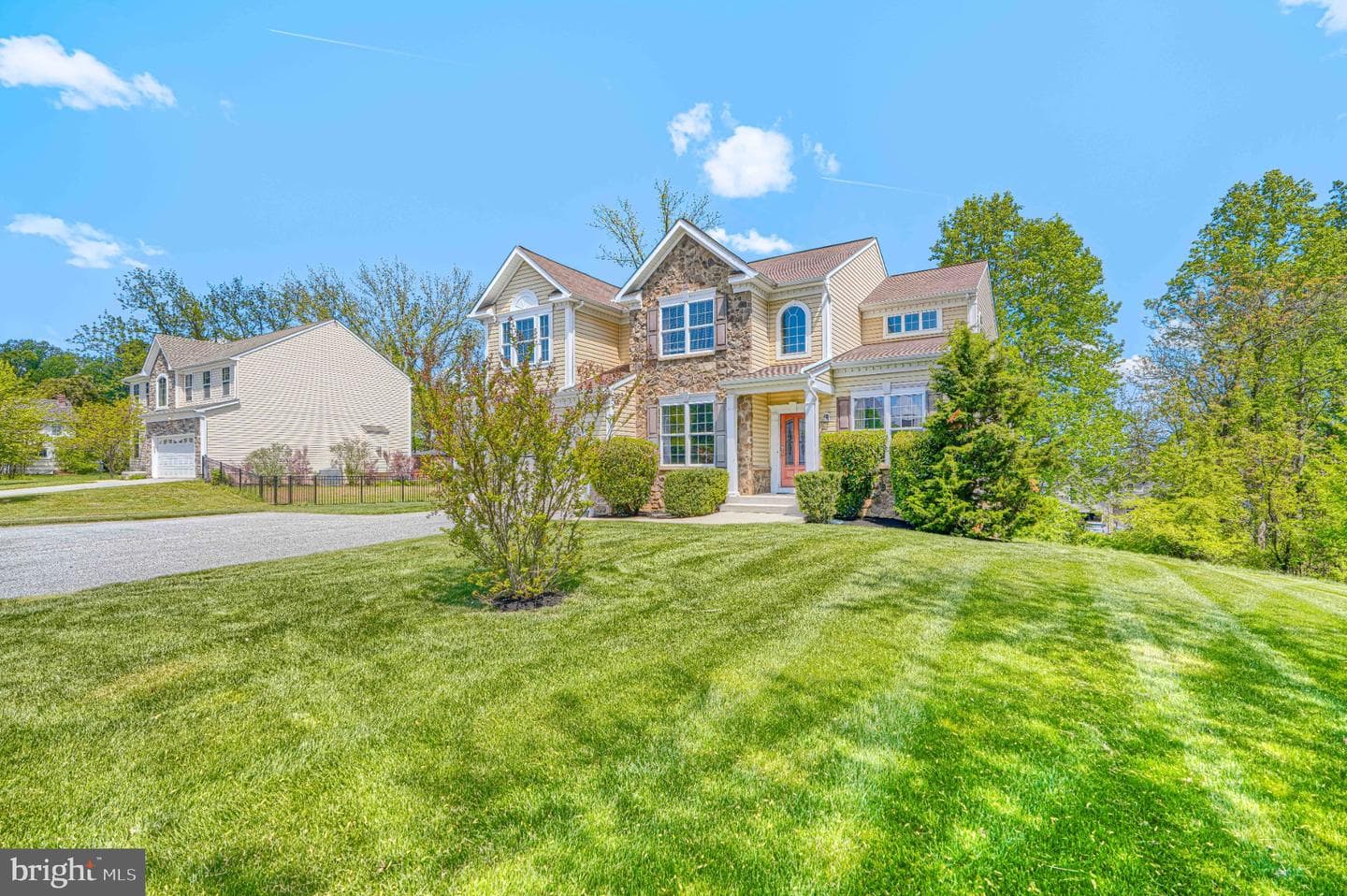 406 Sherwood Road photo 2