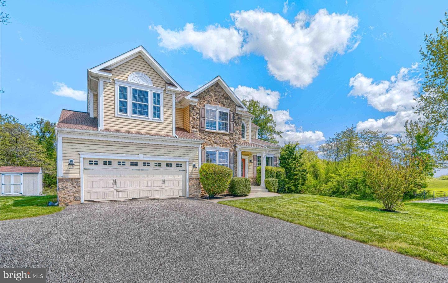 406 Sherwood Road photo 3
