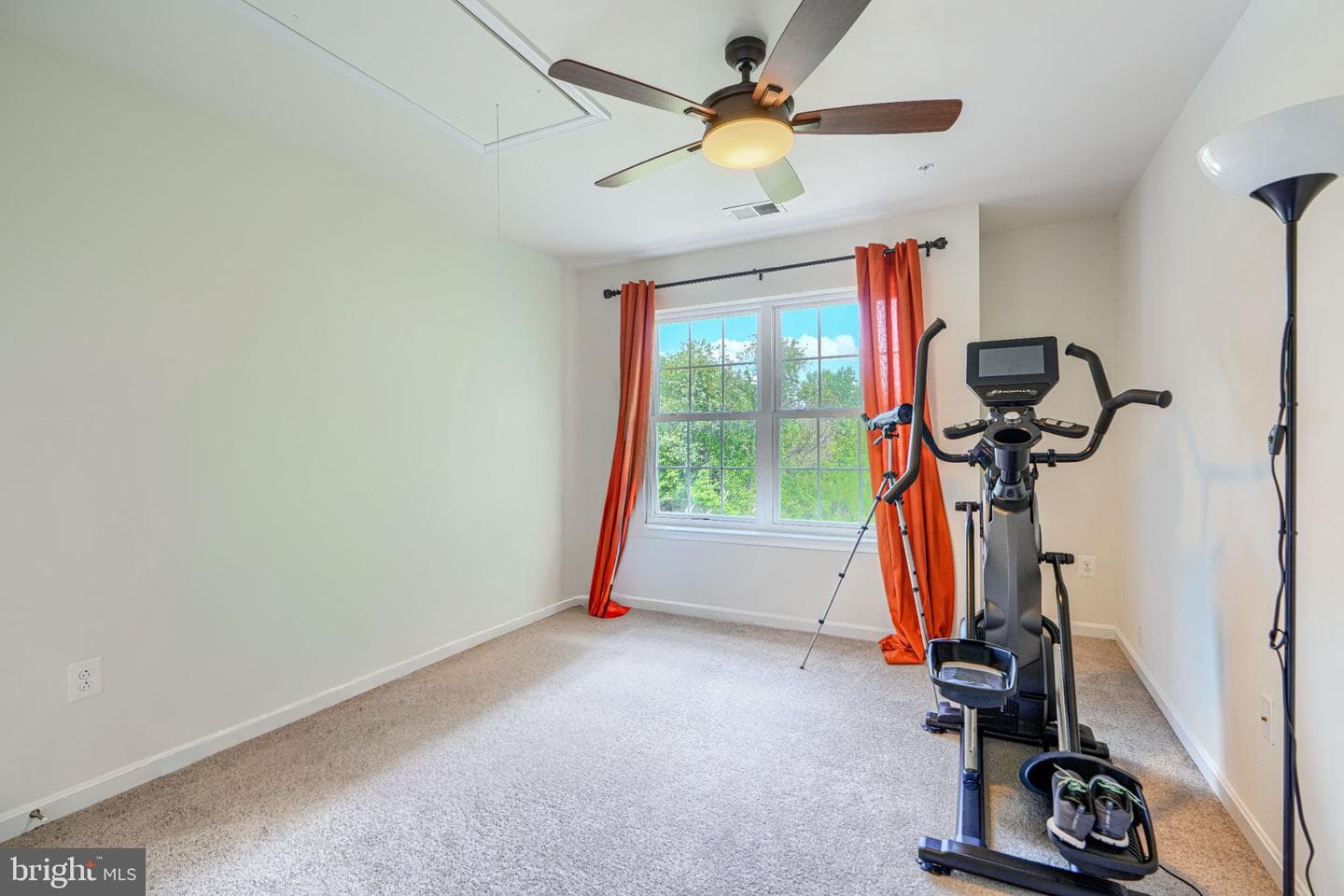 406 Sherwood Road photo 39