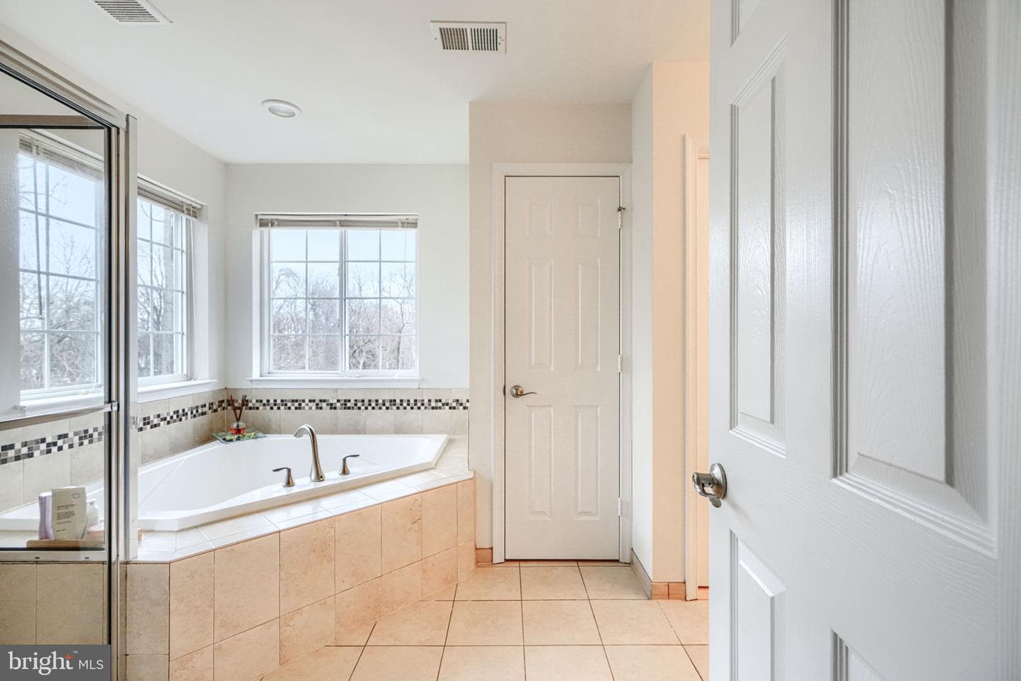 406 Sherwood Road photo 49