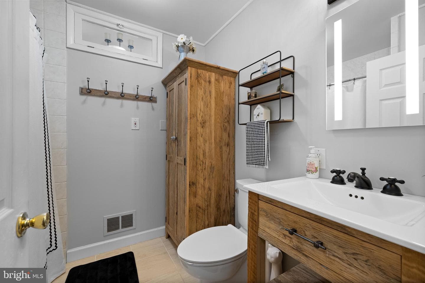 8928 Satyr Hill photo 20