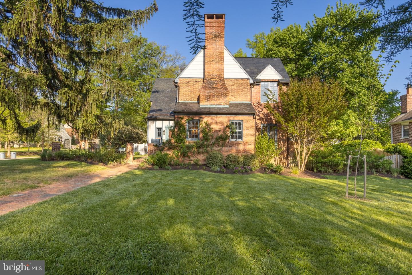 7005 Copeleigh photo 2