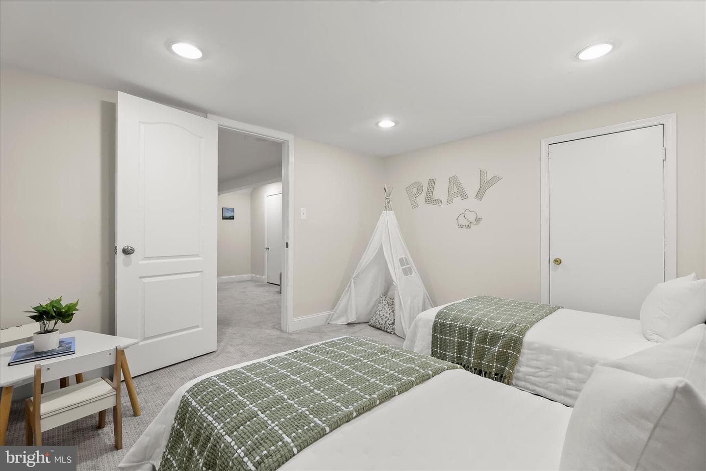 3412 Manor Hill photo 55