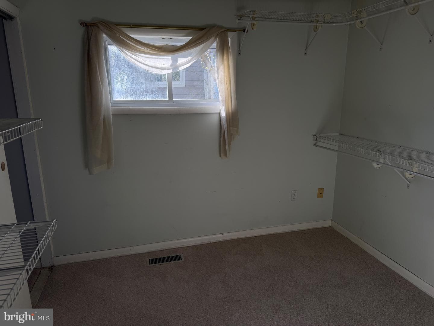 8716 Stockwell Road photo 12